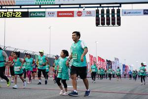 BIB: 175722, 50362, 5220
                            <button type="button" onclick="openModal(10491727)" class="btn btn-primary btn-sm float-right btn-popup" data-toggle="modal" data-target=".modal-high-quality">
                        <i class="fas fa-shopping-cart"></i> Add to Cart
                    </button>
                                            <button type="button" onclick="isThisMe(10491727, true)" class="btn btn-success btn-sm float-right btn-popup btn-isme hidden" data-toggle="tooltip" data-placement="bottom" title="นี่คือรูปของคุณใช่ไหม คลิกที่นี่เพื่อเอาเข้าอัลบั้ม">
                        <i class="fas fa-plus"></i> Add to album
                    </button>
                    <button type="button" onclick="isThisMe(10491727, false)" class="btn btn-warning btn-sm float-right btn-popup btn-isnotme hidden">
                        <i class="fas fa-ban"></i> Remove from album
                    </button>