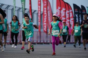 BIB: 040, 52394, 70261
                            <button type="button" onclick="openModal(10492596)" class="btn btn-primary btn-sm float-right btn-popup" data-toggle="modal" data-target=".modal-high-quality">
                        <i class="fas fa-shopping-cart"></i> Add to Cart
                    </button>
                                            <button type="button" onclick="isThisMe(10492596, true)" class="btn btn-success btn-sm float-right btn-popup btn-isme hidden" data-toggle="tooltip" data-placement="bottom" title="นี่คือรูปของคุณใช่ไหม คลิกที่นี่เพื่อเอาเข้าอัลบั้ม">
                        <i class="fas fa-plus"></i> Add to album
                    </button>
                    <button type="button" onclick="isThisMe(10492596, false)" class="btn btn-warning btn-sm float-right btn-popup btn-isnotme hidden">
                        <i class="fas fa-ban"></i> Remove from album
                    </button>