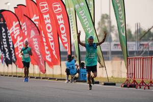 BIB: 068
                            <button type="button" onclick="openModal(10464847)" class="btn btn-primary btn-sm float-right btn-popup" data-toggle="modal" data-target=".modal-high-quality">
                        <i class="fas fa-shopping-cart"></i> Add to Cart
                    </button>
                                            <button type="button" onclick="isThisMe(10464847, true)" class="btn btn-success btn-sm float-right btn-popup btn-isme hidden" data-toggle="tooltip" data-placement="bottom" title="นี่คือรูปของคุณใช่ไหม คลิกที่นี่เพื่อเอาเข้าอัลบั้ม">
                        <i class="fas fa-plus"></i> Add to album
                    </button>
                    <button type="button" onclick="isThisMe(10464847, false)" class="btn btn-warning btn-sm float-right btn-popup btn-isnotme hidden">
                        <i class="fas fa-ban"></i> Remove from album
                    </button>