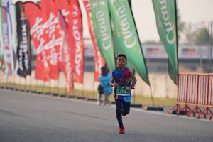 BIB: 5206
                            <button type="button" onclick="openModal(10464126)" class="btn btn-primary btn-sm float-right btn-popup" data-toggle="modal" data-target=".modal-high-quality">
                        <i class="fas fa-shopping-cart"></i> Add to Cart
                    </button>
                                            <button type="button" onclick="isThisMe(10464126, true)" class="btn btn-success btn-sm float-right btn-popup btn-isme hidden" data-toggle="tooltip" data-placement="bottom" title="นี่คือรูปของคุณใช่ไหม คลิกที่นี่เพื่อเอาเข้าอัลบั้ม">
                        <i class="fas fa-plus"></i> Add to album
                    </button>
                    <button type="button" onclick="isThisMe(10464126, false)" class="btn btn-warning btn-sm float-right btn-popup btn-isnotme hidden">
                        <i class="fas fa-ban"></i> Remove from album
                    </button>