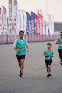 BIB: 51682, 1506
                            <button type="button" onclick="openModal(10469718)" class="btn btn-primary btn-sm float-right btn-popup" data-toggle="modal" data-target=".modal-high-quality">
                        <i class="fas fa-shopping-cart"></i> Add to Cart
                    </button>
                                            <button type="button" onclick="isThisMe(10469718, true)" class="btn btn-success btn-sm float-right btn-popup btn-isme hidden" data-toggle="tooltip" data-placement="bottom" title="นี่คือรูปของคุณใช่ไหม คลิกที่นี่เพื่อเอาเข้าอัลบั้ม">
                        <i class="fas fa-plus"></i> Add to album
                    </button>
                    <button type="button" onclick="isThisMe(10469718, false)" class="btn btn-warning btn-sm float-right btn-popup btn-isnotme hidden">
                        <i class="fas fa-ban"></i> Remove from album
                    </button>