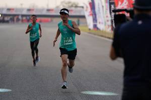 BIB: 
                            <button type="button" onclick="openModal(10463722)" class="btn btn-primary btn-sm float-right btn-popup" data-toggle="modal" data-target=".modal-high-quality">
                        <i class="fas fa-shopping-cart"></i> Add to Cart
                    </button>
                                            <button type="button" onclick="isThisMe(10463722, true)" class="btn btn-success btn-sm float-right btn-popup btn-isme hidden" data-toggle="tooltip" data-placement="bottom" title="นี่คือรูปของคุณใช่ไหม คลิกที่นี่เพื่อเอาเข้าอัลบั้ม">
                        <i class="fas fa-plus"></i> Add to album
                    </button>
                    <button type="button" onclick="isThisMe(10463722, false)" class="btn btn-warning btn-sm float-right btn-popup btn-isnotme hidden">
                        <i class="fas fa-ban"></i> Remove from album
                    </button>