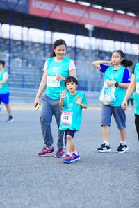 BIB: 53199, 148
                            <button type="button" onclick="openModal(10501714)" class="btn btn-primary btn-sm float-right btn-popup" data-toggle="modal" data-target=".modal-high-quality">
                        <i class="fas fa-shopping-cart"></i> Add to Cart
                    </button>
                                            <button type="button" onclick="isThisMe(10501714, true)" class="btn btn-success btn-sm float-right btn-popup btn-isme hidden" data-toggle="tooltip" data-placement="bottom" title="นี่คือรูปของคุณใช่ไหม คลิกที่นี่เพื่อเอาเข้าอัลบั้ม">
                        <i class="fas fa-plus"></i> Add to album
                    </button>
                    <button type="button" onclick="isThisMe(10501714, false)" class="btn btn-warning btn-sm float-right btn-popup btn-isnotme hidden">
                        <i class="fas fa-ban"></i> Remove from album
                    </button>