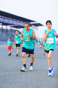 BIB: 51640, 52323
                            <button type="button" onclick="openModal(10488455)" class="btn btn-primary btn-sm float-right btn-popup" data-toggle="modal" data-target=".modal-high-quality">
                        <i class="fas fa-shopping-cart"></i> Add to Cart
                    </button>
                                            <button type="button" onclick="isThisMe(10488455, true)" class="btn btn-success btn-sm float-right btn-popup btn-isme hidden" data-toggle="tooltip" data-placement="bottom" title="นี่คือรูปของคุณใช่ไหม คลิกที่นี่เพื่อเอาเข้าอัลบั้ม">
                        <i class="fas fa-plus"></i> Add to album
                    </button>
                    <button type="button" onclick="isThisMe(10488455, false)" class="btn btn-warning btn-sm float-right btn-popup btn-isnotme hidden">
                        <i class="fas fa-ban"></i> Remove from album
                    </button>