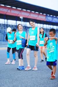 BIB: 52718, 52726, 51554
                            <button type="button" onclick="openModal(10519356)" class="btn btn-primary btn-sm float-right btn-popup" data-toggle="modal" data-target=".modal-high-quality">
                        <i class="fas fa-shopping-cart"></i> Add to Cart
                    </button>
                                            <button type="button" onclick="isThisMe(10519356, true)" class="btn btn-success btn-sm float-right btn-popup btn-isme hidden" data-toggle="tooltip" data-placement="bottom" title="นี่คือรูปของคุณใช่ไหม คลิกที่นี่เพื่อเอาเข้าอัลบั้ม">
                        <i class="fas fa-plus"></i> Add to album
                    </button>
                    <button type="button" onclick="isThisMe(10519356, false)" class="btn btn-warning btn-sm float-right btn-popup btn-isnotme hidden">
                        <i class="fas fa-ban"></i> Remove from album
                    </button>