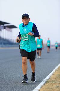 BIB: 0406
                            <button type="button" onclick="openModal(10450978)" class="btn btn-primary btn-sm float-right btn-popup" data-toggle="modal" data-target=".modal-high-quality">
                        <i class="fas fa-shopping-cart"></i> Add to Cart
                    </button>
                                            <button type="button" onclick="isThisMe(10450978, true)" class="btn btn-success btn-sm float-right btn-popup btn-isme hidden" data-toggle="tooltip" data-placement="bottom" title="นี่คือรูปของคุณใช่ไหม คลิกที่นี่เพื่อเอาเข้าอัลบั้ม">
                        <i class="fas fa-plus"></i> Add to album
                    </button>
                    <button type="button" onclick="isThisMe(10450978, false)" class="btn btn-warning btn-sm float-right btn-popup btn-isnotme hidden">
                        <i class="fas fa-ban"></i> Remove from album
                    </button>