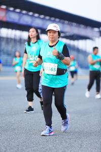 BIB: 3165
                            <button type="button" onclick="openModal(10490383)" class="btn btn-primary btn-sm float-right btn-popup" data-toggle="modal" data-target=".modal-high-quality">
                        <i class="fas fa-shopping-cart"></i> Add to Cart
                    </button>
                                            <button type="button" onclick="isThisMe(10490383, true)" class="btn btn-success btn-sm float-right btn-popup btn-isme hidden" data-toggle="tooltip" data-placement="bottom" title="นี่คือรูปของคุณใช่ไหม คลิกที่นี่เพื่อเอาเข้าอัลบั้ม">
                        <i class="fas fa-plus"></i> Add to album
                    </button>
                    <button type="button" onclick="isThisMe(10490383, false)" class="btn btn-warning btn-sm float-right btn-popup btn-isnotme hidden">
                        <i class="fas fa-ban"></i> Remove from album
                    </button>