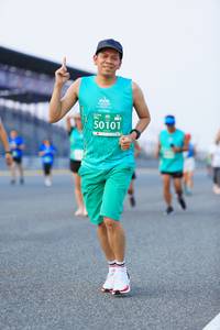 BIB: 50101
                            <button type="button" onclick="openModal(10462698)" class="btn btn-primary btn-sm float-right btn-popup" data-toggle="modal" data-target=".modal-high-quality">
                        <i class="fas fa-shopping-cart"></i> Add to Cart
                    </button>
                                            <button type="button" onclick="isThisMe(10462698, true)" class="btn btn-success btn-sm float-right btn-popup btn-isme hidden" data-toggle="tooltip" data-placement="bottom" title="นี่คือรูปของคุณใช่ไหม คลิกที่นี่เพื่อเอาเข้าอัลบั้ม">
                        <i class="fas fa-plus"></i> Add to album
                    </button>
                    <button type="button" onclick="isThisMe(10462698, false)" class="btn btn-warning btn-sm float-right btn-popup btn-isnotme hidden">
                        <i class="fas fa-ban"></i> Remove from album
                    </button>