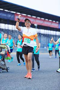 BIB: 1674, 844
                            <button type="button" onclick="openModal(10502376)" class="btn btn-primary btn-sm float-right btn-popup" data-toggle="modal" data-target=".modal-high-quality">
                        <i class="fas fa-shopping-cart"></i> Add to Cart
                    </button>
                                            <button type="button" onclick="isThisMe(10502376, true)" class="btn btn-success btn-sm float-right btn-popup btn-isme hidden" data-toggle="tooltip" data-placement="bottom" title="นี่คือรูปของคุณใช่ไหม คลิกที่นี่เพื่อเอาเข้าอัลบั้ม">
                        <i class="fas fa-plus"></i> Add to album
                    </button>
                    <button type="button" onclick="isThisMe(10502376, false)" class="btn btn-warning btn-sm float-right btn-popup btn-isnotme hidden">
                        <i class="fas fa-ban"></i> Remove from album
                    </button>