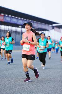 BIB: 0658
                            <button type="button" onclick="openModal(10484371)" class="btn btn-primary btn-sm float-right btn-popup" data-toggle="modal" data-target=".modal-high-quality">
                        <i class="fas fa-shopping-cart"></i> Add to Cart
                    </button>
                                            <button type="button" onclick="isThisMe(10484371, true)" class="btn btn-success btn-sm float-right btn-popup btn-isme hidden" data-toggle="tooltip" data-placement="bottom" title="นี่คือรูปของคุณใช่ไหม คลิกที่นี่เพื่อเอาเข้าอัลบั้ม">
                        <i class="fas fa-plus"></i> Add to album
                    </button>
                    <button type="button" onclick="isThisMe(10484371, false)" class="btn btn-warning btn-sm float-right btn-popup btn-isnotme hidden">
                        <i class="fas fa-ban"></i> Remove from album
                    </button>