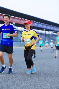 BIB: 518, 52677
                            <button type="button" onclick="openModal(10495103)" class="btn btn-primary btn-sm float-right btn-popup" data-toggle="modal" data-target=".modal-high-quality">
                        <i class="fas fa-shopping-cart"></i> Add to Cart
                    </button>
                                            <button type="button" onclick="isThisMe(10495103, true)" class="btn btn-success btn-sm float-right btn-popup btn-isme hidden" data-toggle="tooltip" data-placement="bottom" title="นี่คือรูปของคุณใช่ไหม คลิกที่นี่เพื่อเอาเข้าอัลบั้ม">
                        <i class="fas fa-plus"></i> Add to album
                    </button>
                    <button type="button" onclick="isThisMe(10495103, false)" class="btn btn-warning btn-sm float-right btn-popup btn-isnotme hidden">
                        <i class="fas fa-ban"></i> Remove from album
                    </button>