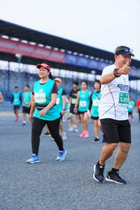 BIB: 520, 50870
                            <button type="button" onclick="openModal(10495511)" class="btn btn-primary btn-sm float-right btn-popup" data-toggle="modal" data-target=".modal-high-quality">
                        <i class="fas fa-shopping-cart"></i> Add to Cart
                    </button>
                                            <button type="button" onclick="isThisMe(10495511, true)" class="btn btn-success btn-sm float-right btn-popup btn-isme hidden" data-toggle="tooltip" data-placement="bottom" title="นี่คือรูปของคุณใช่ไหม คลิกที่นี่เพื่อเอาเข้าอัลบั้ม">
                        <i class="fas fa-plus"></i> Add to album
                    </button>
                    <button type="button" onclick="isThisMe(10495511, false)" class="btn btn-warning btn-sm float-right btn-popup btn-isnotme hidden">
                        <i class="fas fa-ban"></i> Remove from album
                    </button>