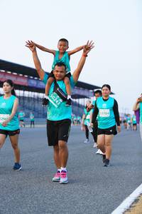 BIB: 50243, 53104, 52969
                            <button type="button" onclick="openModal(10490411)" class="btn btn-primary btn-sm float-right btn-popup" data-toggle="modal" data-target=".modal-high-quality">
                        <i class="fas fa-shopping-cart"></i> Add to Cart
                    </button>
                                            <button type="button" onclick="isThisMe(10490411, true)" class="btn btn-success btn-sm float-right btn-popup btn-isme hidden" data-toggle="tooltip" data-placement="bottom" title="นี่คือรูปของคุณใช่ไหม คลิกที่นี่เพื่อเอาเข้าอัลบั้ม">
                        <i class="fas fa-plus"></i> Add to album
                    </button>
                    <button type="button" onclick="isThisMe(10490411, false)" class="btn btn-warning btn-sm float-right btn-popup btn-isnotme hidden">
                        <i class="fas fa-ban"></i> Remove from album
                    </button>