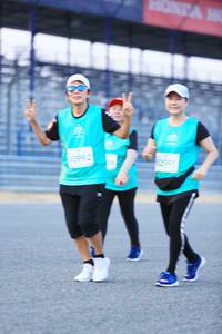 BIB: 0992
                            <button type="button" onclick="openModal(10494952)" class="btn btn-primary btn-sm float-right btn-popup" data-toggle="modal" data-target=".modal-high-quality">
                        <i class="fas fa-shopping-cart"></i> Add to Cart
                    </button>
                                            <button type="button" onclick="isThisMe(10494952, true)" class="btn btn-success btn-sm float-right btn-popup btn-isme hidden" data-toggle="tooltip" data-placement="bottom" title="นี่คือรูปของคุณใช่ไหม คลิกที่นี่เพื่อเอาเข้าอัลบั้ม">
                        <i class="fas fa-plus"></i> Add to album
                    </button>
                    <button type="button" onclick="isThisMe(10494952, false)" class="btn btn-warning btn-sm float-right btn-popup btn-isnotme hidden">
                        <i class="fas fa-ban"></i> Remove from album
                    </button>