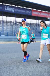 BIB: 50918, 51320
                            <button type="button" onclick="openModal(10489076)" class="btn btn-primary btn-sm float-right btn-popup" data-toggle="modal" data-target=".modal-high-quality">
                        <i class="fas fa-shopping-cart"></i> Add to Cart
                    </button>
                                            <button type="button" onclick="isThisMe(10489076, true)" class="btn btn-success btn-sm float-right btn-popup btn-isme hidden" data-toggle="tooltip" data-placement="bottom" title="นี่คือรูปของคุณใช่ไหม คลิกที่นี่เพื่อเอาเข้าอัลบั้ม">
                        <i class="fas fa-plus"></i> Add to album
                    </button>
                    <button type="button" onclick="isThisMe(10489076, false)" class="btn btn-warning btn-sm float-right btn-popup btn-isnotme hidden">
                        <i class="fas fa-ban"></i> Remove from album
                    </button>