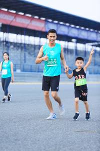 BIB: 50079, 2077
                            <button type="button" onclick="openModal(10495750)" class="btn btn-primary btn-sm float-right btn-popup" data-toggle="modal" data-target=".modal-high-quality">
                        <i class="fas fa-shopping-cart"></i> Add to Cart
                    </button>
                                            <button type="button" onclick="isThisMe(10495750, true)" class="btn btn-success btn-sm float-right btn-popup btn-isme hidden" data-toggle="tooltip" data-placement="bottom" title="นี่คือรูปของคุณใช่ไหม คลิกที่นี่เพื่อเอาเข้าอัลบั้ม">
                        <i class="fas fa-plus"></i> Add to album
                    </button>
                    <button type="button" onclick="isThisMe(10495750, false)" class="btn btn-warning btn-sm float-right btn-popup btn-isnotme hidden">
                        <i class="fas fa-ban"></i> Remove from album
                    </button>