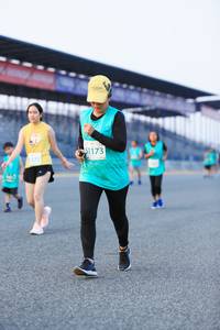 BIB: 51173
                            <button type="button" onclick="openModal(10486522)" class="btn btn-primary btn-sm float-right btn-popup" data-toggle="modal" data-target=".modal-high-quality">
                        <i class="fas fa-shopping-cart"></i> Add to Cart
                    </button>
                                            <button type="button" onclick="isThisMe(10486522, true)" class="btn btn-success btn-sm float-right btn-popup btn-isme hidden" data-toggle="tooltip" data-placement="bottom" title="นี่คือรูปของคุณใช่ไหม คลิกที่นี่เพื่อเอาเข้าอัลบั้ม">
                        <i class="fas fa-plus"></i> Add to album
                    </button>
                    <button type="button" onclick="isThisMe(10486522, false)" class="btn btn-warning btn-sm float-right btn-popup btn-isnotme hidden">
                        <i class="fas fa-ban"></i> Remove from album
                    </button>