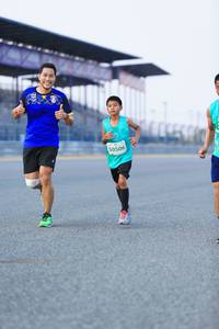 BIB: 0506
                            <button type="button" onclick="openModal(10449122)" class="btn btn-primary btn-sm float-right btn-popup" data-toggle="modal" data-target=".modal-high-quality">
                        <i class="fas fa-shopping-cart"></i> Add to Cart
                    </button>
                                            <button type="button" onclick="isThisMe(10449122, true)" class="btn btn-success btn-sm float-right btn-popup btn-isme hidden" data-toggle="tooltip" data-placement="bottom" title="นี่คือรูปของคุณใช่ไหม คลิกที่นี่เพื่อเอาเข้าอัลบั้ม">
                        <i class="fas fa-plus"></i> Add to album
                    </button>
                    <button type="button" onclick="isThisMe(10449122, false)" class="btn btn-warning btn-sm float-right btn-popup btn-isnotme hidden">
                        <i class="fas fa-ban"></i> Remove from album
                    </button>