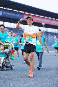 BIB: 51674, 150
                            <button type="button" onclick="openModal(10502383)" class="btn btn-primary btn-sm float-right btn-popup" data-toggle="modal" data-target=".modal-high-quality">
                        <i class="fas fa-shopping-cart"></i> Add to Cart
                    </button>
                                            <button type="button" onclick="isThisMe(10502383, true)" class="btn btn-success btn-sm float-right btn-popup btn-isme hidden" data-toggle="tooltip" data-placement="bottom" title="นี่คือรูปของคุณใช่ไหม คลิกที่นี่เพื่อเอาเข้าอัลบั้ม">
                        <i class="fas fa-plus"></i> Add to album
                    </button>
                    <button type="button" onclick="isThisMe(10502383, false)" class="btn btn-warning btn-sm float-right btn-popup btn-isnotme hidden">
                        <i class="fas fa-ban"></i> Remove from album
                    </button>