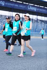 BIB: 51243, 037
                            <button type="button" onclick="openModal(10498758)" class="btn btn-primary btn-sm float-right btn-popup" data-toggle="modal" data-target=".modal-high-quality">
                        <i class="fas fa-shopping-cart"></i> Add to Cart
                    </button>
                                            <button type="button" onclick="isThisMe(10498758, true)" class="btn btn-success btn-sm float-right btn-popup btn-isme hidden" data-toggle="tooltip" data-placement="bottom" title="นี่คือรูปของคุณใช่ไหม คลิกที่นี่เพื่อเอาเข้าอัลบั้ม">
                        <i class="fas fa-plus"></i> Add to album
                    </button>
                    <button type="button" onclick="isThisMe(10498758, false)" class="btn btn-warning btn-sm float-right btn-popup btn-isnotme hidden">
                        <i class="fas fa-ban"></i> Remove from album
                    </button>