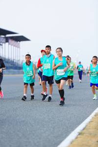 BIB: 31634, 51565, 32594, 50055
                            <button type="button" onclick="openModal(10452669)" class="btn btn-primary btn-sm float-right btn-popup" data-toggle="modal" data-target=".modal-high-quality">
                        <i class="fas fa-shopping-cart"></i> Add to Cart
                    </button>
                                            <button type="button" onclick="isThisMe(10452669, true)" class="btn btn-success btn-sm float-right btn-popup btn-isme hidden" data-toggle="tooltip" data-placement="bottom" title="นี่คือรูปของคุณใช่ไหม คลิกที่นี่เพื่อเอาเข้าอัลบั้ม">
                        <i class="fas fa-plus"></i> Add to album
                    </button>
                    <button type="button" onclick="isThisMe(10452669, false)" class="btn btn-warning btn-sm float-right btn-popup btn-isnotme hidden">
                        <i class="fas fa-ban"></i> Remove from album
                    </button>