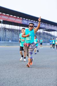 BIB: 50350
                            <button type="button" onclick="openModal(10484020)" class="btn btn-primary btn-sm float-right btn-popup" data-toggle="modal" data-target=".modal-high-quality">
                        <i class="fas fa-shopping-cart"></i> Add to Cart
                    </button>
                                            <button type="button" onclick="isThisMe(10484020, true)" class="btn btn-success btn-sm float-right btn-popup btn-isme hidden" data-toggle="tooltip" data-placement="bottom" title="นี่คือรูปของคุณใช่ไหม คลิกที่นี่เพื่อเอาเข้าอัลบั้ม">
                        <i class="fas fa-plus"></i> Add to album
                    </button>
                    <button type="button" onclick="isThisMe(10484020, false)" class="btn btn-warning btn-sm float-right btn-popup btn-isnotme hidden">
                        <i class="fas fa-ban"></i> Remove from album
                    </button>