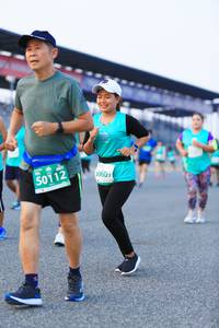 BIB: 50112, 0609
                            <button type="button" onclick="openModal(10491052)" class="btn btn-primary btn-sm float-right btn-popup" data-toggle="modal" data-target=".modal-high-quality">
                        <i class="fas fa-shopping-cart"></i> Add to Cart
                    </button>
                                            <button type="button" onclick="isThisMe(10491052, true)" class="btn btn-success btn-sm float-right btn-popup btn-isme hidden" data-toggle="tooltip" data-placement="bottom" title="นี่คือรูปของคุณใช่ไหม คลิกที่นี่เพื่อเอาเข้าอัลบั้ม">
                        <i class="fas fa-plus"></i> Add to album
                    </button>
                    <button type="button" onclick="isThisMe(10491052, false)" class="btn btn-warning btn-sm float-right btn-popup btn-isnotme hidden">
                        <i class="fas fa-ban"></i> Remove from album
                    </button>