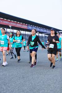 BIB: 960, 294, 315, 2410
                            <button type="button" onclick="openModal(10491216)" class="btn btn-primary btn-sm float-right btn-popup" data-toggle="modal" data-target=".modal-high-quality">
                        <i class="fas fa-shopping-cart"></i> Add to Cart
                    </button>
                                            <button type="button" onclick="isThisMe(10491216, true)" class="btn btn-success btn-sm float-right btn-popup btn-isme hidden" data-toggle="tooltip" data-placement="bottom" title="นี่คือรูปของคุณใช่ไหม คลิกที่นี่เพื่อเอาเข้าอัลบั้ม">
                        <i class="fas fa-plus"></i> Add to album
                    </button>
                    <button type="button" onclick="isThisMe(10491216, false)" class="btn btn-warning btn-sm float-right btn-popup btn-isnotme hidden">
                        <i class="fas fa-ban"></i> Remove from album
                    </button>