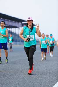 BIB: 1636, 947
                            <button type="button" onclick="openModal(10474327)" class="btn btn-primary btn-sm float-right btn-popup" data-toggle="modal" data-target=".modal-high-quality">
                        <i class="fas fa-shopping-cart"></i> Add to Cart
                    </button>
                                            <button type="button" onclick="isThisMe(10474327, true)" class="btn btn-success btn-sm float-right btn-popup btn-isme hidden" data-toggle="tooltip" data-placement="bottom" title="นี่คือรูปของคุณใช่ไหม คลิกที่นี่เพื่อเอาเข้าอัลบั้ม">
                        <i class="fas fa-plus"></i> Add to album
                    </button>
                    <button type="button" onclick="isThisMe(10474327, false)" class="btn btn-warning btn-sm float-right btn-popup btn-isnotme hidden">
                        <i class="fas fa-ban"></i> Remove from album
                    </button>