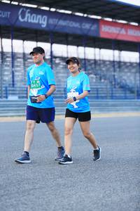 BIB: 50437
                            <button type="button" onclick="openModal(10491647)" class="btn btn-primary btn-sm float-right btn-popup" data-toggle="modal" data-target=".modal-high-quality">
                        <i class="fas fa-shopping-cart"></i> Add to Cart
                    </button>
                                            <button type="button" onclick="isThisMe(10491647, true)" class="btn btn-success btn-sm float-right btn-popup btn-isme hidden" data-toggle="tooltip" data-placement="bottom" title="นี่คือรูปของคุณใช่ไหม คลิกที่นี่เพื่อเอาเข้าอัลบั้ม">
                        <i class="fas fa-plus"></i> Add to album
                    </button>
                    <button type="button" onclick="isThisMe(10491647, false)" class="btn btn-warning btn-sm float-right btn-popup btn-isnotme hidden">
                        <i class="fas fa-ban"></i> Remove from album
                    </button>