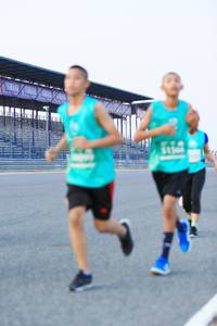 BIB: 241500
                            <button type="button" onclick="openModal(10452078)" class="btn btn-primary btn-sm float-right btn-popup" data-toggle="modal" data-target=".modal-high-quality">
                        <i class="fas fa-shopping-cart"></i> Add to Cart
                    </button>
                                            <button type="button" onclick="isThisMe(10452078, true)" class="btn btn-success btn-sm float-right btn-popup btn-isme hidden" data-toggle="tooltip" data-placement="bottom" title="นี่คือรูปของคุณใช่ไหม คลิกที่นี่เพื่อเอาเข้าอัลบั้ม">
                        <i class="fas fa-plus"></i> Add to album
                    </button>
                    <button type="button" onclick="isThisMe(10452078, false)" class="btn btn-warning btn-sm float-right btn-popup btn-isnotme hidden">
                        <i class="fas fa-ban"></i> Remove from album
                    </button>