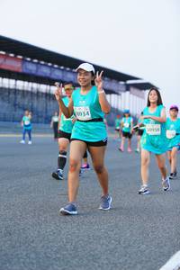 BIB: 0934, 0958, 110
                            <button type="button" onclick="openModal(10485561)" class="btn btn-primary btn-sm float-right btn-popup" data-toggle="modal" data-target=".modal-high-quality">
                        <i class="fas fa-shopping-cart"></i> Add to Cart
                    </button>
                                            <button type="button" onclick="isThisMe(10485561, true)" class="btn btn-success btn-sm float-right btn-popup btn-isme hidden" data-toggle="tooltip" data-placement="bottom" title="นี่คือรูปของคุณใช่ไหม คลิกที่นี่เพื่อเอาเข้าอัลบั้ม">
                        <i class="fas fa-plus"></i> Add to album
                    </button>
                    <button type="button" onclick="isThisMe(10485561, false)" class="btn btn-warning btn-sm float-right btn-popup btn-isnotme hidden">
                        <i class="fas fa-ban"></i> Remove from album
                    </button>