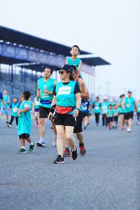 BIB: 1080, 5202
                            <button type="button" onclick="openModal(10496917)" class="btn btn-primary btn-sm float-right btn-popup" data-toggle="modal" data-target=".modal-high-quality">
                        <i class="fas fa-shopping-cart"></i> Add to Cart
                    </button>
                                            <button type="button" onclick="isThisMe(10496917, true)" class="btn btn-success btn-sm float-right btn-popup btn-isme hidden" data-toggle="tooltip" data-placement="bottom" title="นี่คือรูปของคุณใช่ไหม คลิกที่นี่เพื่อเอาเข้าอัลบั้ม">
                        <i class="fas fa-plus"></i> Add to album
                    </button>
                    <button type="button" onclick="isThisMe(10496917, false)" class="btn btn-warning btn-sm float-right btn-popup btn-isnotme hidden">
                        <i class="fas fa-ban"></i> Remove from album
                    </button>