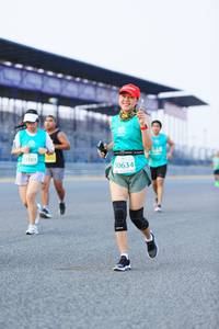 BIB: 3101, 0634
                            <button type="button" onclick="openModal(10456023)" class="btn btn-primary btn-sm float-right btn-popup" data-toggle="modal" data-target=".modal-high-quality">
                        <i class="fas fa-shopping-cart"></i> Add to Cart
                    </button>
                                            <button type="button" onclick="isThisMe(10456023, true)" class="btn btn-success btn-sm float-right btn-popup btn-isme hidden" data-toggle="tooltip" data-placement="bottom" title="นี่คือรูปของคุณใช่ไหม คลิกที่นี่เพื่อเอาเข้าอัลบั้ม">
                        <i class="fas fa-plus"></i> Add to album
                    </button>
                    <button type="button" onclick="isThisMe(10456023, false)" class="btn btn-warning btn-sm float-right btn-popup btn-isnotme hidden">
                        <i class="fas fa-ban"></i> Remove from album
                    </button>