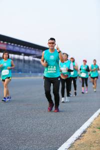 BIB: 51929
                            <button type="button" onclick="openModal(10475503)" class="btn btn-primary btn-sm float-right btn-popup" data-toggle="modal" data-target=".modal-high-quality">
                        <i class="fas fa-shopping-cart"></i> Add to Cart
                    </button>
                                            <button type="button" onclick="isThisMe(10475503, true)" class="btn btn-success btn-sm float-right btn-popup btn-isme hidden" data-toggle="tooltip" data-placement="bottom" title="นี่คือรูปของคุณใช่ไหม คลิกที่นี่เพื่อเอาเข้าอัลบั้ม">
                        <i class="fas fa-plus"></i> Add to album
                    </button>
                    <button type="button" onclick="isThisMe(10475503, false)" class="btn btn-warning btn-sm float-right btn-popup btn-isnotme hidden">
                        <i class="fas fa-ban"></i> Remove from album
                    </button>