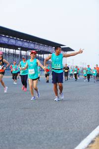 BIB: 51700, 2571
                            <button type="button" onclick="openModal(10475823)" class="btn btn-primary btn-sm float-right btn-popup" data-toggle="modal" data-target=".modal-high-quality">
                        <i class="fas fa-shopping-cart"></i> Add to Cart
                    </button>
                                            <button type="button" onclick="isThisMe(10475823, true)" class="btn btn-success btn-sm float-right btn-popup btn-isme hidden" data-toggle="tooltip" data-placement="bottom" title="นี่คือรูปของคุณใช่ไหม คลิกที่นี่เพื่อเอาเข้าอัลบั้ม">
                        <i class="fas fa-plus"></i> Add to album
                    </button>
                    <button type="button" onclick="isThisMe(10475823, false)" class="btn btn-warning btn-sm float-right btn-popup btn-isnotme hidden">
                        <i class="fas fa-ban"></i> Remove from album
                    </button>