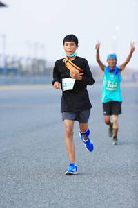 BIB: 2600
                            <button type="button" onclick="openModal(10446724)" class="btn btn-primary btn-sm float-right btn-popup" data-toggle="modal" data-target=".modal-high-quality">
                        <i class="fas fa-shopping-cart"></i> Add to Cart
                    </button>
                                            <button type="button" onclick="isThisMe(10446724, true)" class="btn btn-success btn-sm float-right btn-popup btn-isme hidden" data-toggle="tooltip" data-placement="bottom" title="นี่คือรูปของคุณใช่ไหม คลิกที่นี่เพื่อเอาเข้าอัลบั้ม">
                        <i class="fas fa-plus"></i> Add to album
                    </button>
                    <button type="button" onclick="isThisMe(10446724, false)" class="btn btn-warning btn-sm float-right btn-popup btn-isnotme hidden">
                        <i class="fas fa-ban"></i> Remove from album
                    </button>