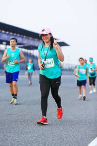 BIB: 1636, 0947
                            <button type="button" onclick="openModal(10474332)" class="btn btn-primary btn-sm float-right btn-popup" data-toggle="modal" data-target=".modal-high-quality">
                        <i class="fas fa-shopping-cart"></i> Add to Cart
                    </button>
                                            <button type="button" onclick="isThisMe(10474332, true)" class="btn btn-success btn-sm float-right btn-popup btn-isme hidden" data-toggle="tooltip" data-placement="bottom" title="นี่คือรูปของคุณใช่ไหม คลิกที่นี่เพื่อเอาเข้าอัลบั้ม">
                        <i class="fas fa-plus"></i> Add to album
                    </button>
                    <button type="button" onclick="isThisMe(10474332, false)" class="btn btn-warning btn-sm float-right btn-popup btn-isnotme hidden">
                        <i class="fas fa-ban"></i> Remove from album
                    </button>