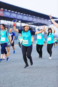 BIB: 566, 83372
                            <button type="button" onclick="openModal(10490229)" class="btn btn-primary btn-sm float-right btn-popup" data-toggle="modal" data-target=".modal-high-quality">
                        <i class="fas fa-shopping-cart"></i> Add to Cart
                    </button>
                                            <button type="button" onclick="isThisMe(10490229, true)" class="btn btn-success btn-sm float-right btn-popup btn-isme hidden" data-toggle="tooltip" data-placement="bottom" title="นี่คือรูปของคุณใช่ไหม คลิกที่นี่เพื่อเอาเข้าอัลบั้ม">
                        <i class="fas fa-plus"></i> Add to album
                    </button>
                    <button type="button" onclick="isThisMe(10490229, false)" class="btn btn-warning btn-sm float-right btn-popup btn-isnotme hidden">
                        <i class="fas fa-ban"></i> Remove from album
                    </button>