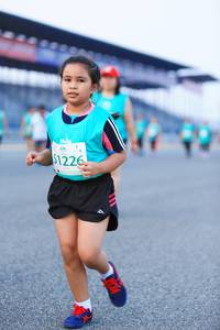 BIB: 1226
                            <button type="button" onclick="openModal(10496099)" class="btn btn-primary btn-sm float-right btn-popup" data-toggle="modal" data-target=".modal-high-quality">
                        <i class="fas fa-shopping-cart"></i> Add to Cart
                    </button>
                                            <button type="button" onclick="isThisMe(10496099, true)" class="btn btn-success btn-sm float-right btn-popup btn-isme hidden" data-toggle="tooltip" data-placement="bottom" title="นี่คือรูปของคุณใช่ไหม คลิกที่นี่เพื่อเอาเข้าอัลบั้ม">
                        <i class="fas fa-plus"></i> Add to album
                    </button>
                    <button type="button" onclick="isThisMe(10496099, false)" class="btn btn-warning btn-sm float-right btn-popup btn-isnotme hidden">
                        <i class="fas fa-ban"></i> Remove from album
                    </button>