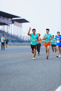 BIB: 1603, 1006, 1728
                            <button type="button" onclick="openModal(10454374)" class="btn btn-primary btn-sm float-right btn-popup" data-toggle="modal" data-target=".modal-high-quality">
                        <i class="fas fa-shopping-cart"></i> Add to Cart
                    </button>
                                            <button type="button" onclick="isThisMe(10454374, true)" class="btn btn-success btn-sm float-right btn-popup btn-isme hidden" data-toggle="tooltip" data-placement="bottom" title="นี่คือรูปของคุณใช่ไหม คลิกที่นี่เพื่อเอาเข้าอัลบั้ม">
                        <i class="fas fa-plus"></i> Add to album
                    </button>
                    <button type="button" onclick="isThisMe(10454374, false)" class="btn btn-warning btn-sm float-right btn-popup btn-isnotme hidden">
                        <i class="fas fa-ban"></i> Remove from album
                    </button>