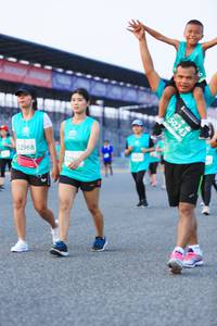 BIB: 52968, 50243
                            <button type="button" onclick="openModal(10490405)" class="btn btn-primary btn-sm float-right btn-popup" data-toggle="modal" data-target=".modal-high-quality">
                        <i class="fas fa-shopping-cart"></i> Add to Cart
                    </button>
                                            <button type="button" onclick="isThisMe(10490405, true)" class="btn btn-success btn-sm float-right btn-popup btn-isme hidden" data-toggle="tooltip" data-placement="bottom" title="นี่คือรูปของคุณใช่ไหม คลิกที่นี่เพื่อเอาเข้าอัลบั้ม">
                        <i class="fas fa-plus"></i> Add to album
                    </button>
                    <button type="button" onclick="isThisMe(10490405, false)" class="btn btn-warning btn-sm float-right btn-popup btn-isnotme hidden">
                        <i class="fas fa-ban"></i> Remove from album
                    </button>