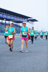 BIB: 52385, 2533
                            <button type="button" onclick="openModal(10494419)" class="btn btn-primary btn-sm float-right btn-popup" data-toggle="modal" data-target=".modal-high-quality">
                        <i class="fas fa-shopping-cart"></i> Add to Cart
                    </button>
                                            <button type="button" onclick="isThisMe(10494419, true)" class="btn btn-success btn-sm float-right btn-popup btn-isme hidden" data-toggle="tooltip" data-placement="bottom" title="นี่คือรูปของคุณใช่ไหม คลิกที่นี่เพื่อเอาเข้าอัลบั้ม">
                        <i class="fas fa-plus"></i> Add to album
                    </button>
                    <button type="button" onclick="isThisMe(10494419, false)" class="btn btn-warning btn-sm float-right btn-popup btn-isnotme hidden">
                        <i class="fas fa-ban"></i> Remove from album
                    </button>