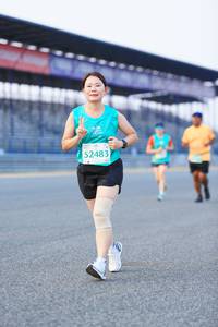 BIB: 52483
                            <button type="button" onclick="openModal(10473984)" class="btn btn-primary btn-sm float-right btn-popup" data-toggle="modal" data-target=".modal-high-quality">
                        <i class="fas fa-shopping-cart"></i> Add to Cart
                    </button>
                                            <button type="button" onclick="isThisMe(10473984, true)" class="btn btn-success btn-sm float-right btn-popup btn-isme hidden" data-toggle="tooltip" data-placement="bottom" title="นี่คือรูปของคุณใช่ไหม คลิกที่นี่เพื่อเอาเข้าอัลบั้ม">
                        <i class="fas fa-plus"></i> Add to album
                    </button>
                    <button type="button" onclick="isThisMe(10473984, false)" class="btn btn-warning btn-sm float-right btn-popup btn-isnotme hidden">
                        <i class="fas fa-ban"></i> Remove from album
                    </button>