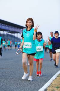 BIB: 50984, 52281, 5930
                            <button type="button" onclick="openModal(10491255)" class="btn btn-primary btn-sm float-right btn-popup" data-toggle="modal" data-target=".modal-high-quality">
                        <i class="fas fa-shopping-cart"></i> Add to Cart
                    </button>
                                            <button type="button" onclick="isThisMe(10491255, true)" class="btn btn-success btn-sm float-right btn-popup btn-isme hidden" data-toggle="tooltip" data-placement="bottom" title="นี่คือรูปของคุณใช่ไหม คลิกที่นี่เพื่อเอาเข้าอัลบั้ม">
                        <i class="fas fa-plus"></i> Add to album
                    </button>
                    <button type="button" onclick="isThisMe(10491255, false)" class="btn btn-warning btn-sm float-right btn-popup btn-isnotme hidden">
                        <i class="fas fa-ban"></i> Remove from album
                    </button>