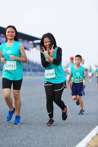 BIB: 52753, 2760, 0034
                            <button type="button" onclick="openModal(10462990)" class="btn btn-primary btn-sm float-right btn-popup" data-toggle="modal" data-target=".modal-high-quality">
                        <i class="fas fa-shopping-cart"></i> Add to Cart
                    </button>
                                            <button type="button" onclick="isThisMe(10462990, true)" class="btn btn-success btn-sm float-right btn-popup btn-isme hidden" data-toggle="tooltip" data-placement="bottom" title="นี่คือรูปของคุณใช่ไหม คลิกที่นี่เพื่อเอาเข้าอัลบั้ม">
                        <i class="fas fa-plus"></i> Add to album
                    </button>
                    <button type="button" onclick="isThisMe(10462990, false)" class="btn btn-warning btn-sm float-right btn-popup btn-isnotme hidden">
                        <i class="fas fa-ban"></i> Remove from album
                    </button>