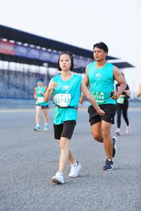 BIB: 0194, 52742
                            <button type="button" onclick="openModal(10474001)" class="btn btn-primary btn-sm float-right btn-popup" data-toggle="modal" data-target=".modal-high-quality">
                        <i class="fas fa-shopping-cart"></i> Add to Cart
                    </button>
                                            <button type="button" onclick="isThisMe(10474001, true)" class="btn btn-success btn-sm float-right btn-popup btn-isme hidden" data-toggle="tooltip" data-placement="bottom" title="นี่คือรูปของคุณใช่ไหม คลิกที่นี่เพื่อเอาเข้าอัลบั้ม">
                        <i class="fas fa-plus"></i> Add to album
                    </button>
                    <button type="button" onclick="isThisMe(10474001, false)" class="btn btn-warning btn-sm float-right btn-popup btn-isnotme hidden">
                        <i class="fas fa-ban"></i> Remove from album
                    </button>