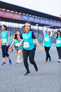 BIB: 0566, 283372
                            <button type="button" onclick="openModal(10490231)" class="btn btn-primary btn-sm float-right btn-popup" data-toggle="modal" data-target=".modal-high-quality">
                        <i class="fas fa-shopping-cart"></i> Add to Cart
                    </button>
                                            <button type="button" onclick="isThisMe(10490231, true)" class="btn btn-success btn-sm float-right btn-popup btn-isme hidden" data-toggle="tooltip" data-placement="bottom" title="นี่คือรูปของคุณใช่ไหม คลิกที่นี่เพื่อเอาเข้าอัลบั้ม">
                        <i class="fas fa-plus"></i> Add to album
                    </button>
                    <button type="button" onclick="isThisMe(10490231, false)" class="btn btn-warning btn-sm float-right btn-popup btn-isnotme hidden">
                        <i class="fas fa-ban"></i> Remove from album
                    </button>