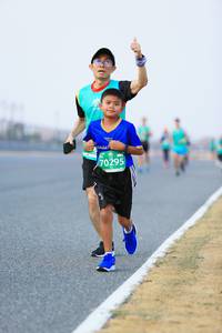 BIB: 70295
                            <button type="button" onclick="openModal(10449986)" class="btn btn-primary btn-sm float-right btn-popup" data-toggle="modal" data-target=".modal-high-quality">
                        <i class="fas fa-shopping-cart"></i> Add to Cart
                    </button>
                                            <button type="button" onclick="isThisMe(10449986, true)" class="btn btn-success btn-sm float-right btn-popup btn-isme hidden" data-toggle="tooltip" data-placement="bottom" title="นี่คือรูปของคุณใช่ไหม คลิกที่นี่เพื่อเอาเข้าอัลบั้ม">
                        <i class="fas fa-plus"></i> Add to album
                    </button>
                    <button type="button" onclick="isThisMe(10449986, false)" class="btn btn-warning btn-sm float-right btn-popup btn-isnotme hidden">
                        <i class="fas fa-ban"></i> Remove from album
                    </button>