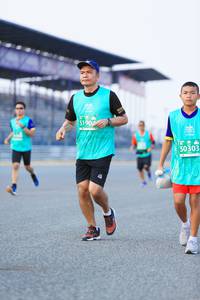 BIB: 5190, 50303
                            <button type="button" onclick="openModal(10452810)" class="btn btn-primary btn-sm float-right btn-popup" data-toggle="modal" data-target=".modal-high-quality">
                        <i class="fas fa-shopping-cart"></i> Add to Cart
                    </button>
                                            <button type="button" onclick="isThisMe(10452810, true)" class="btn btn-success btn-sm float-right btn-popup btn-isme hidden" data-toggle="tooltip" data-placement="bottom" title="นี่คือรูปของคุณใช่ไหม คลิกที่นี่เพื่อเอาเข้าอัลบั้ม">
                        <i class="fas fa-plus"></i> Add to album
                    </button>
                    <button type="button" onclick="isThisMe(10452810, false)" class="btn btn-warning btn-sm float-right btn-popup btn-isnotme hidden">
                        <i class="fas fa-ban"></i> Remove from album
                    </button>